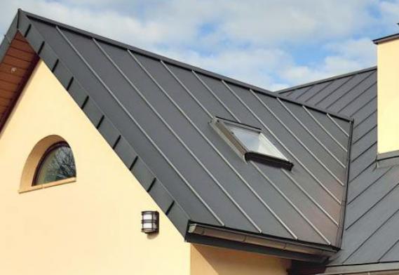 Kantteile einer Stehfalzblech Dacheindeckung FixClick 5 T